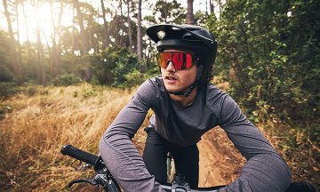 MTB začiatky: vybavenie na bicykel, ktoré ti nesmie chýbať