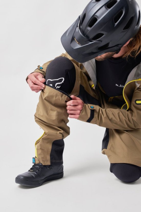 Voděodolná cyklistická kombinéza Dirtlej Dirtsuit Core Edition Sand