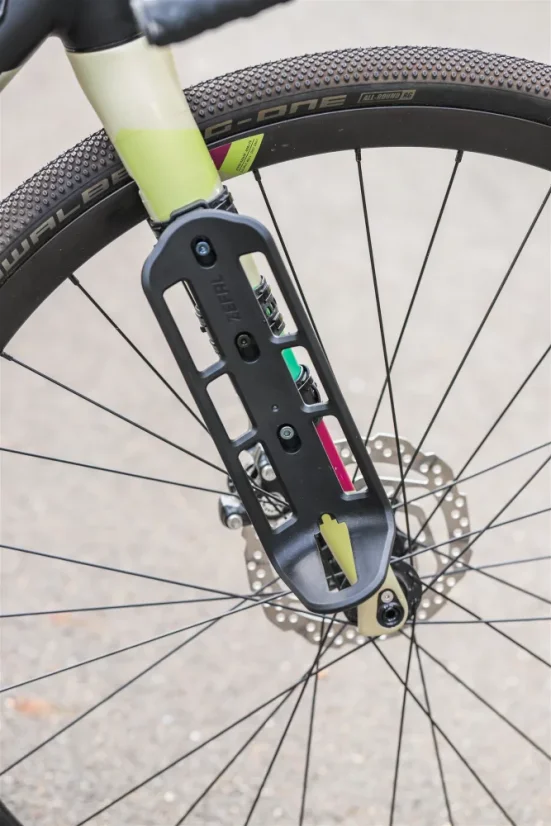 Torba na widelec. Zefal Z Adventure Fork pack, czerwony