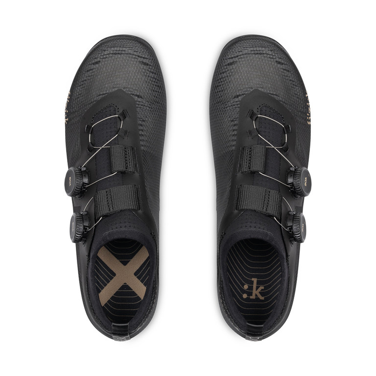 FIZIK TRETRY VENTO VEGA CARBON COAL BLACK-BLACK (VER1DMR1C1510) - Velikost: 36