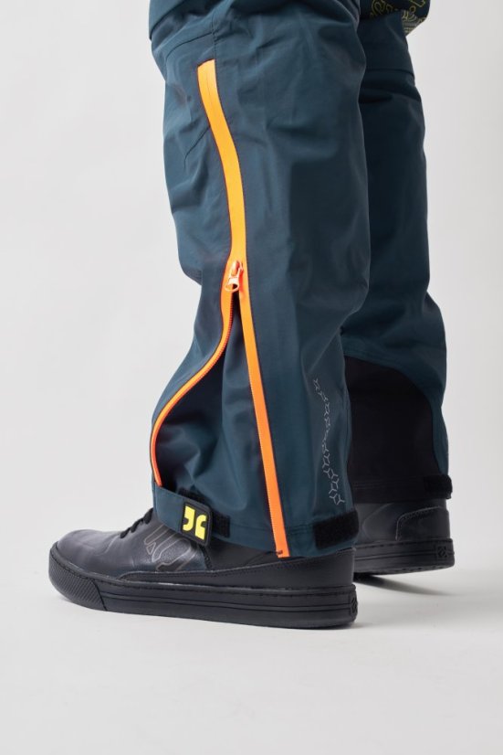 Voděodolná cyklistická kombinéza Dirtlej Dirtsuit Core Edition Steel Blue