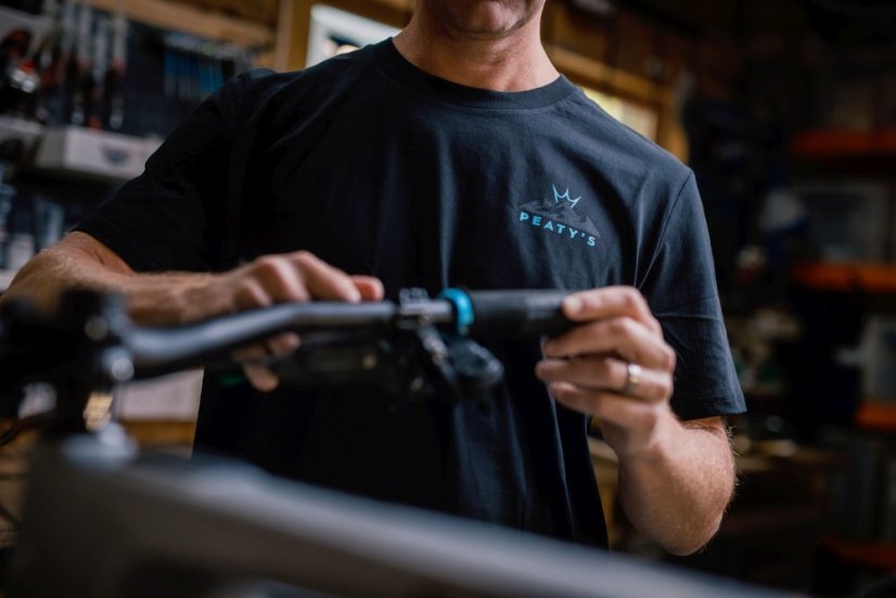 PEATY'S PUBWEAR TRIKO S KRÁTKÝM RUKÁVEM SUNRISE BLACK (PPW-25-TEE-RZE-BLK) - Veľkosť: S