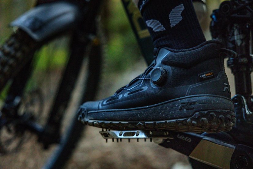Cyklistické boty RIDE CONCEPTS TALLAC MID CLIP BOA pánské, černá/charcoal - Velikost: 45