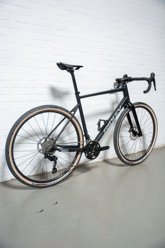 Gravel kolo RIDLEY KANZO ADVENTURE Alu GRX400 Black - Velikost: M
