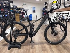 Testovací elekto bicykel Raymon Airok Ultra Carbon Stealth vel.M s nájazdom  251 km