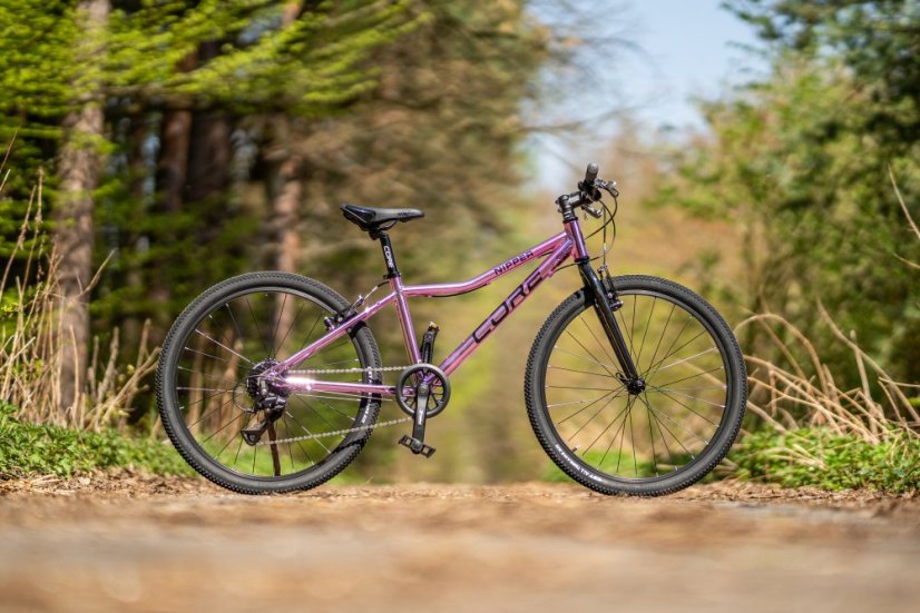 Dětské kolo 24" Core Al Nipper, jednopřevodník, 1x8sp páčkové řazení - chromovaný rosé