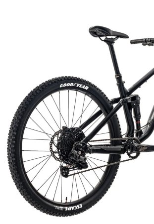 NORCO Fluid A4 Black 29 - L - Varianta: L